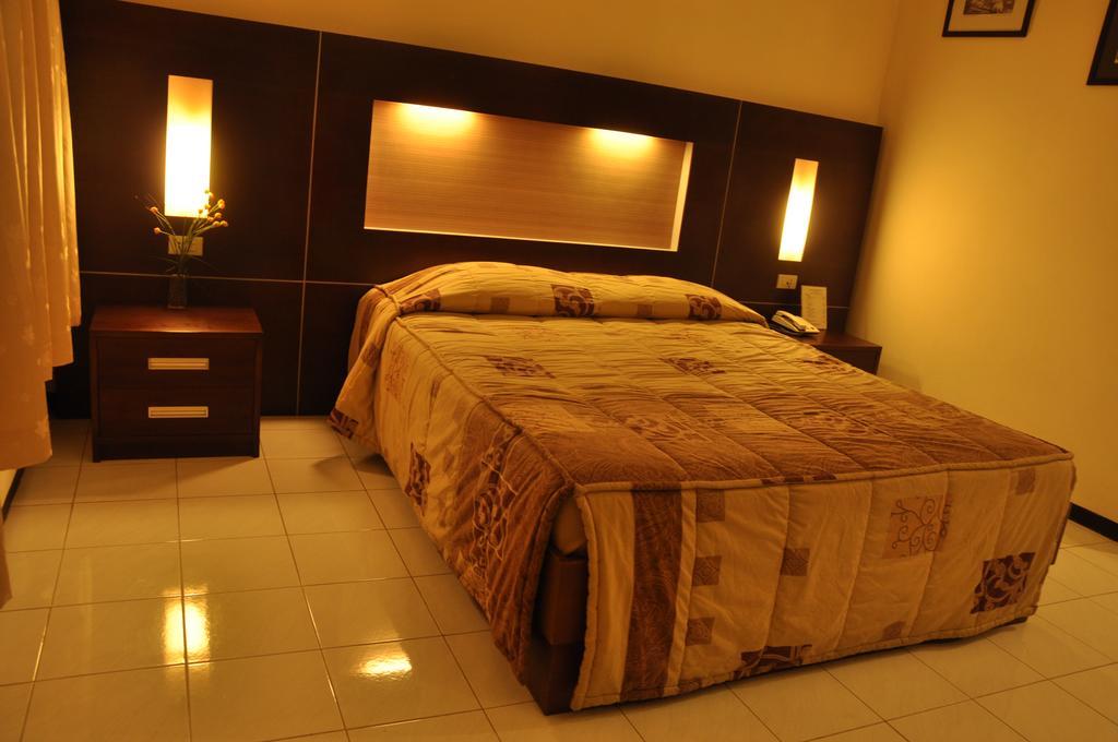 Hotel Wisanti Джокьякарта Экстерьер фото